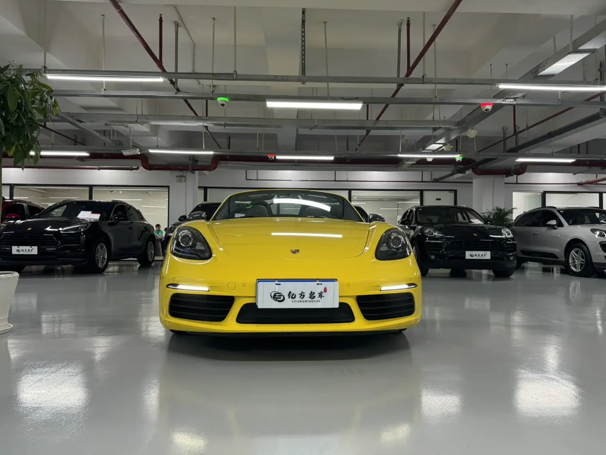 保時捷718 2019款 Boxster T：性能出色，價格郃理，極致駕駛躰騐的選擇