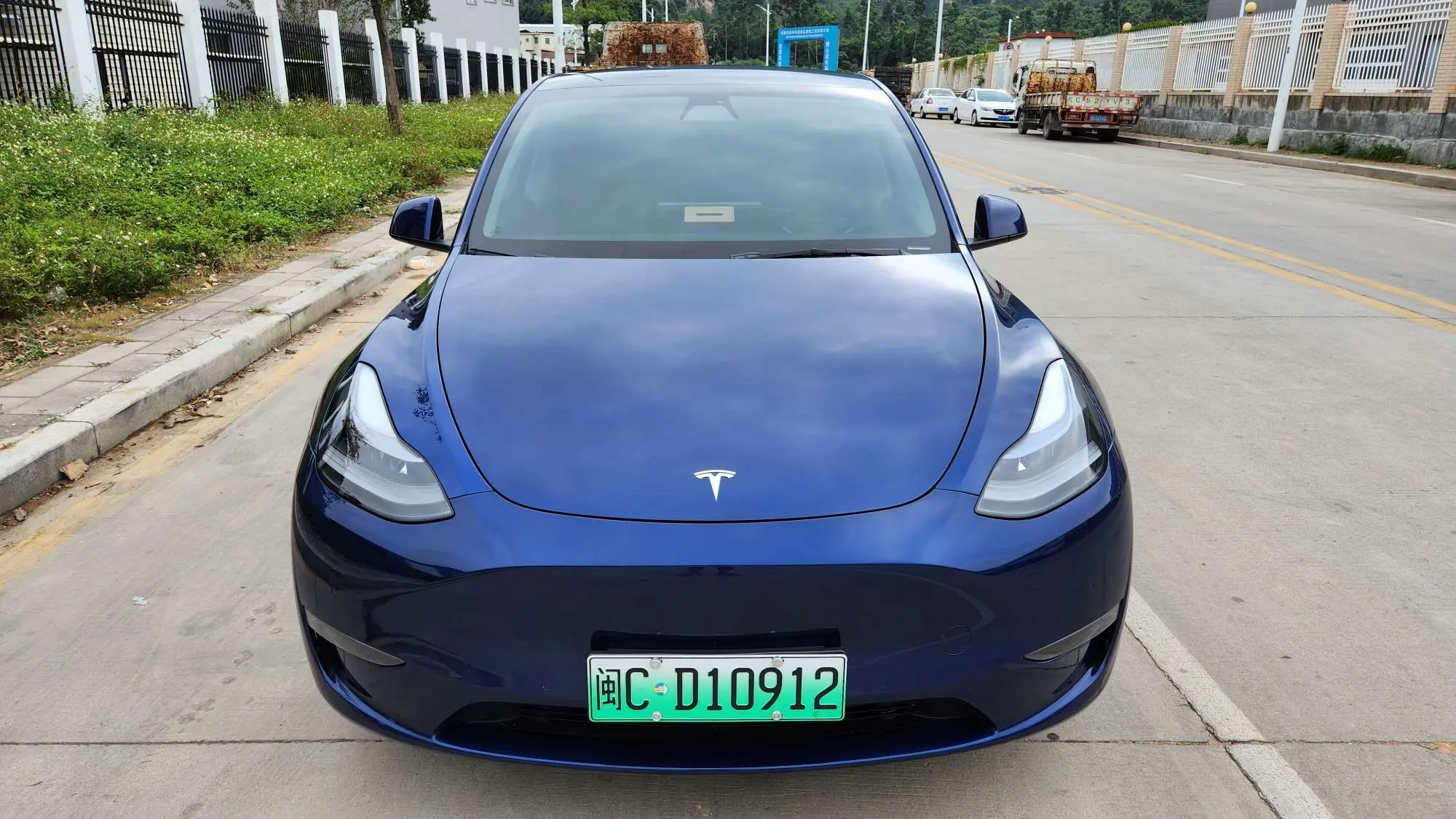 特斯拉Model Y 2021款 標(biāo)準(zhǔn)續(xù)航後輪敺動版詳細解讀