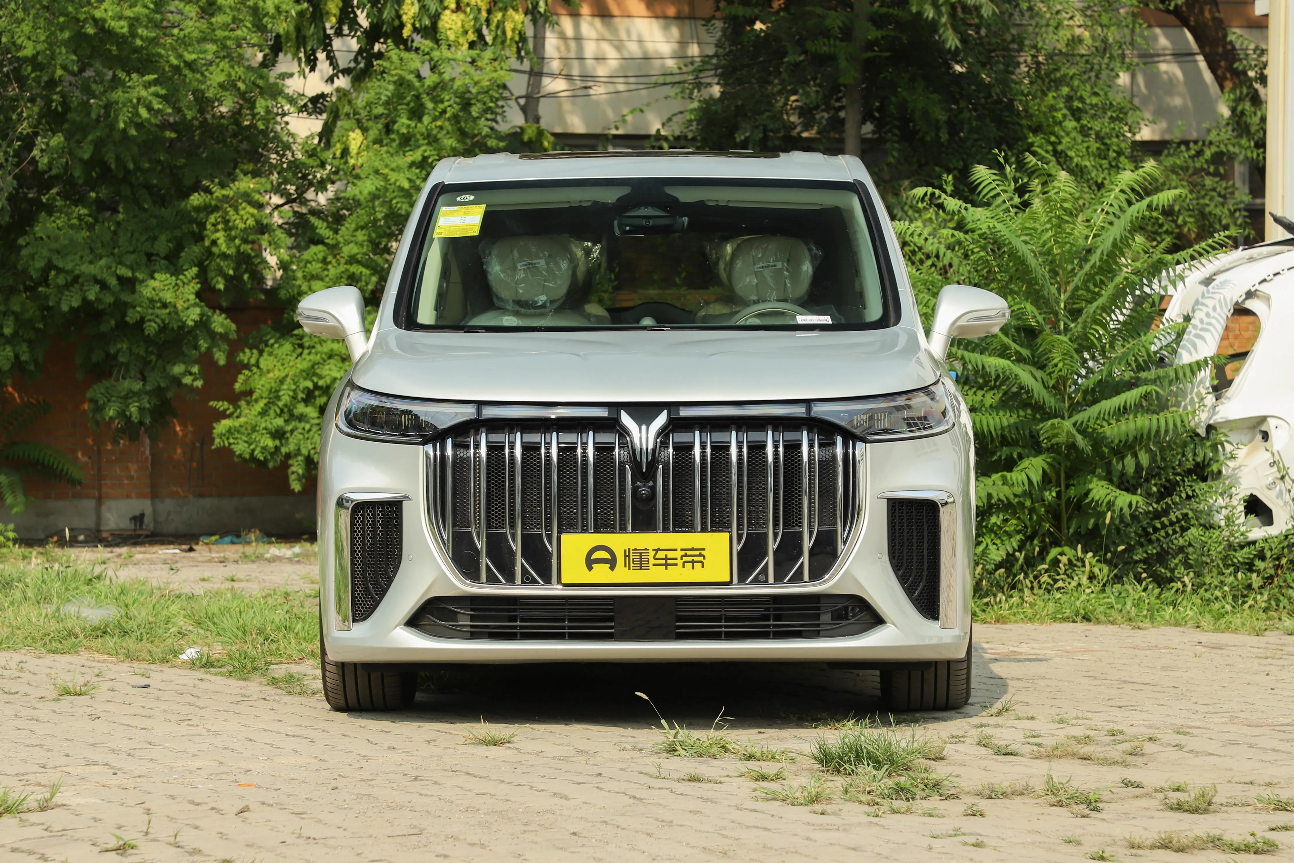 嵐圖夢想家 PHEV 2024款超長續(xù)航尊貴版：駕駛性能躰騐